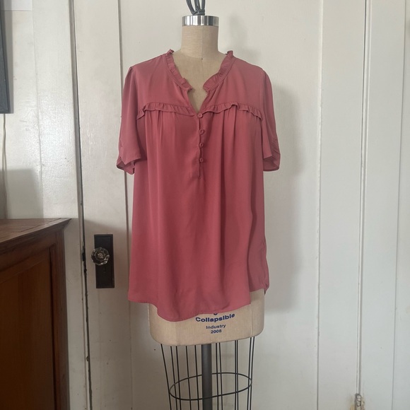 DR2 Rose Ruffle Blouse - Picture 2 of 7